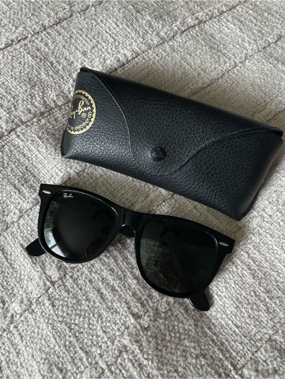 Ray-Ban Black Wayfarer Sunglasses with Black Case RB2140